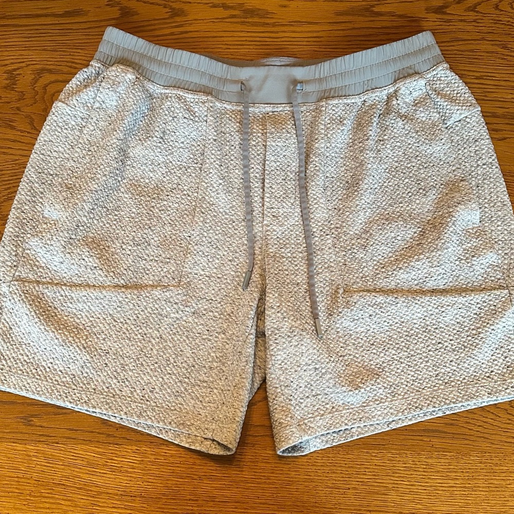 Men’s Lululemon At Ease Shorts Size XL Textured Double-Knit Heather Gray